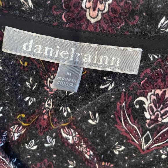 Assorted Boho Tops - Picture 6 of 10